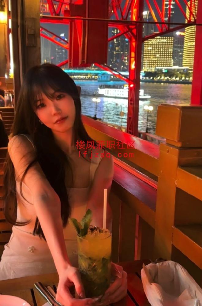 佛山性感尤物身材匀称