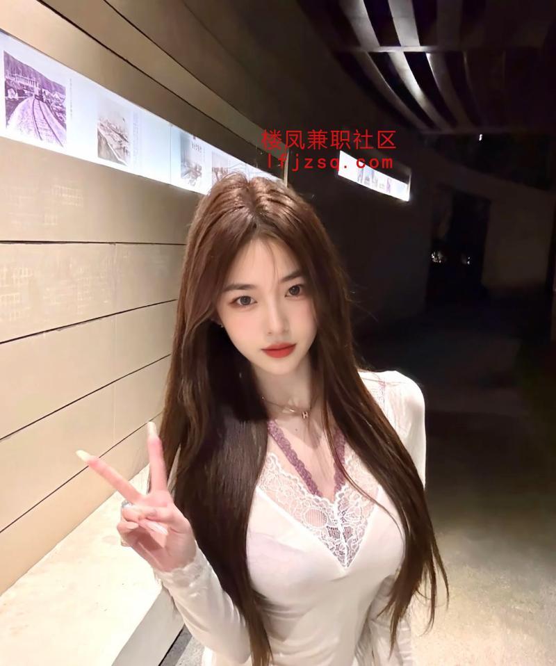黑丝制服诱惑多汁浪妹