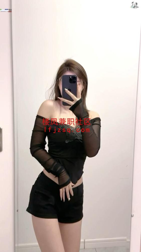 大胸骚气十足有韵味小姐姐