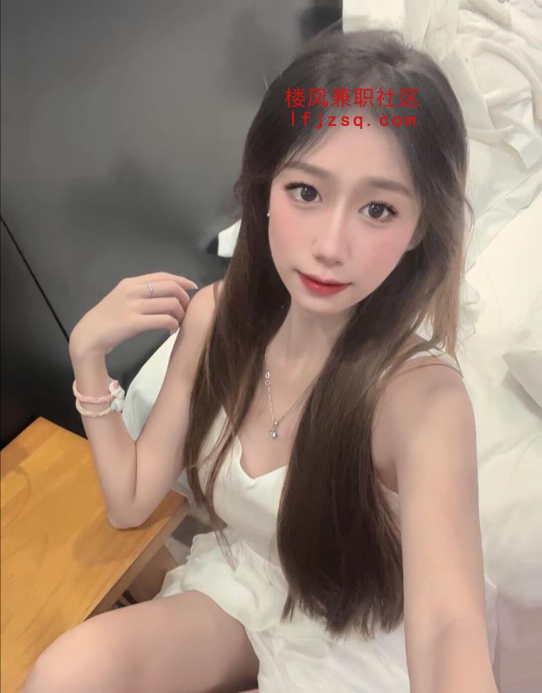 兼职御姐性感长腿前凸后翘