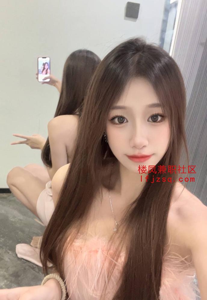 兼职御姐性感长腿前凸后翘