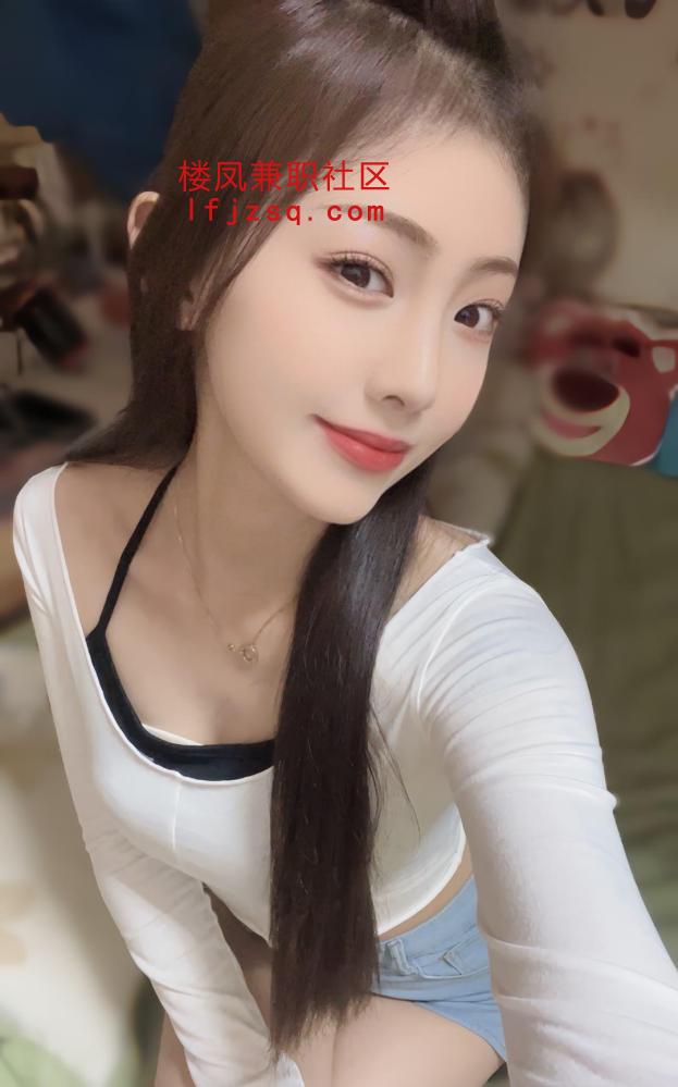 00后性价比嫩妹皮肤白很骚