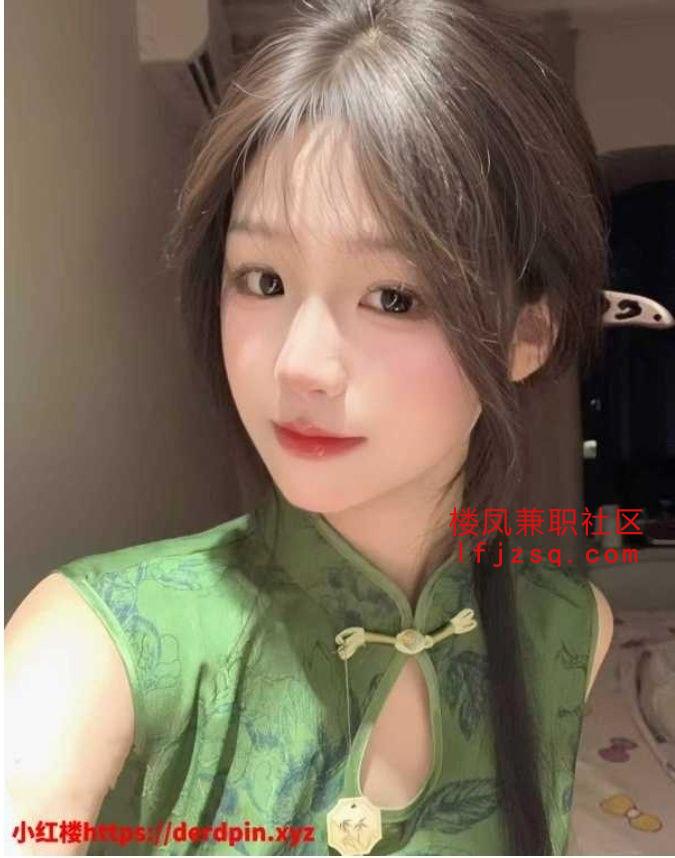 娇躯灵动奶大水多十分诱人小萝莉
