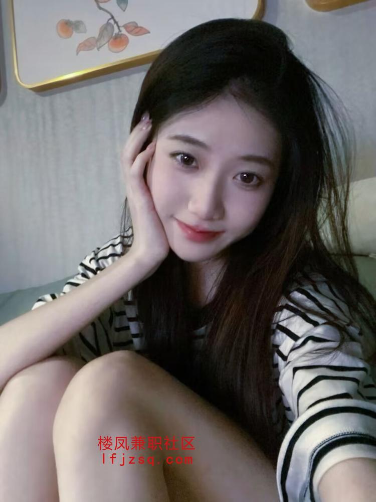 萝莉反差婊小骚逼，姿势任调超多水