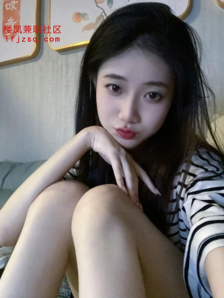 萝莉反差婊小骚逼，姿势任调超多水