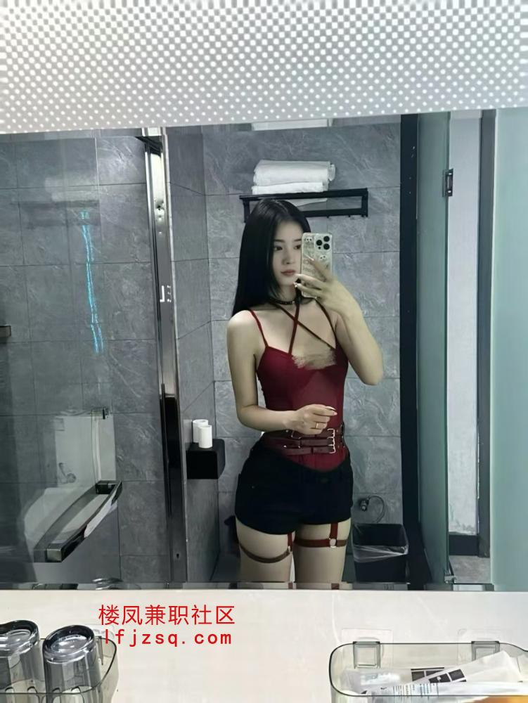 呼市清纯校花沦为胯下母狗