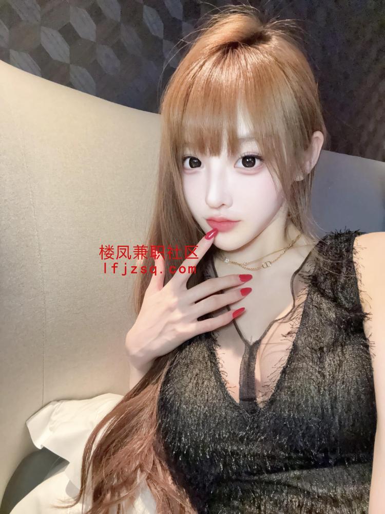 妩媚多姿的美美