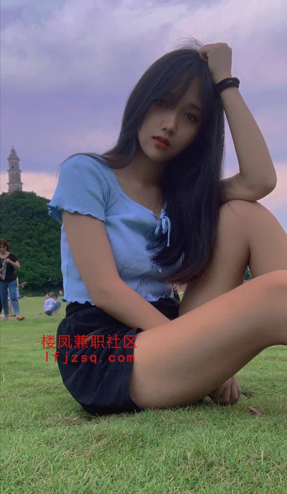 清纯水嫩学妹