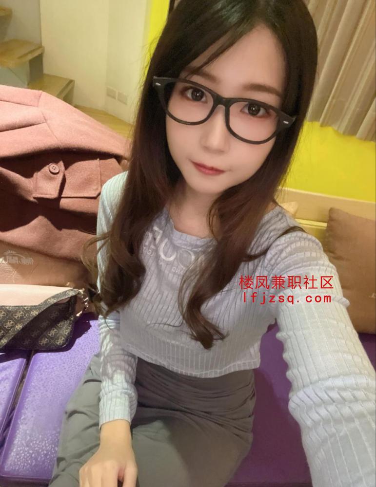 青春女大邻家嫩妹青青