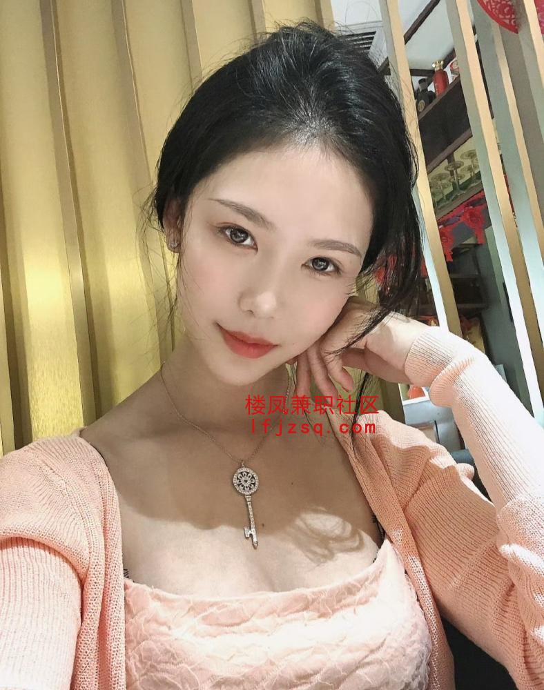 嫩妹子身材高挑皮肤好提供公寓