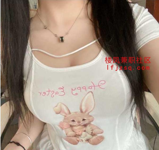 枣庄身材娇小，瓜子脸的哇塞小姐姐