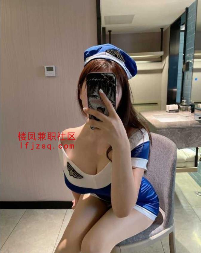 濮阳嫩妹制服诱惑乳挺粉嫩鲍鱼逼