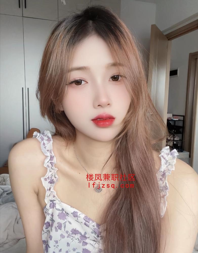 粉嫩高挑学妹兼职