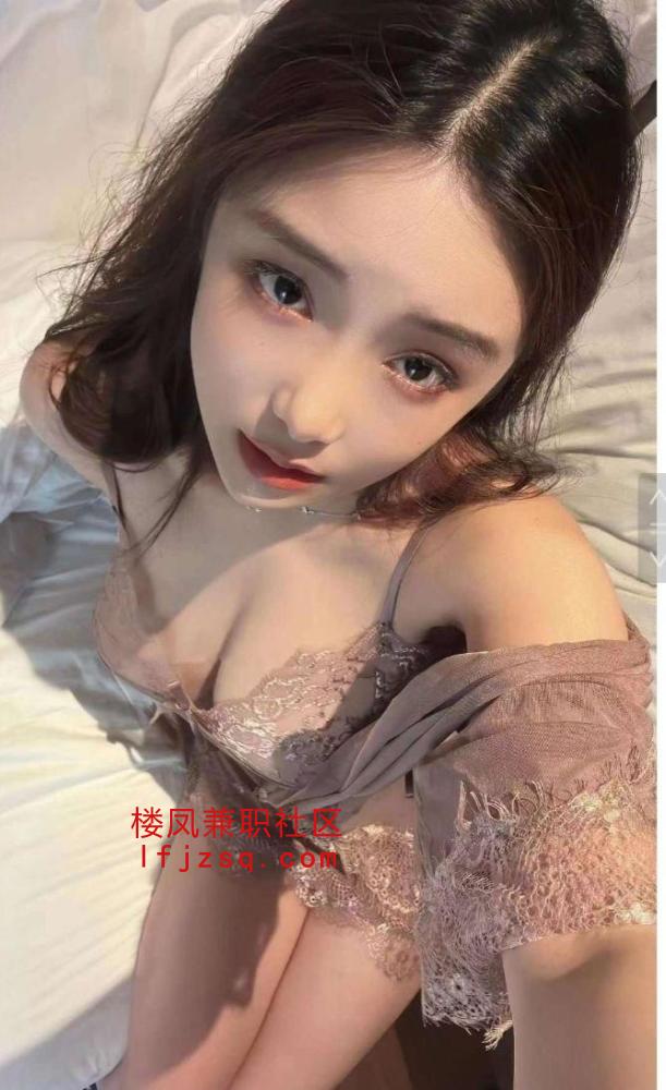 丰满鲍鱼紧致反差妹
