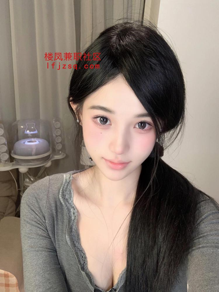 身材惹火风骚小妹