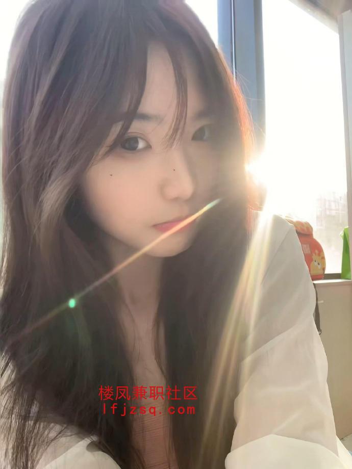 身材高挑的美少妇
