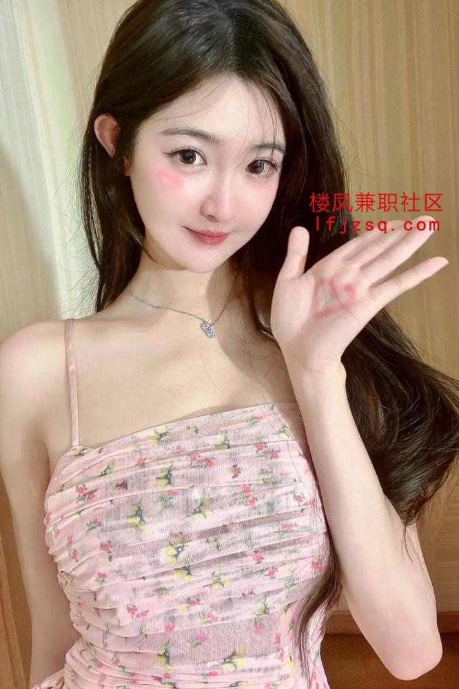 大胸少女身材好