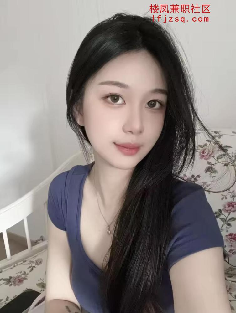 肤白貌美大奶嫩妹