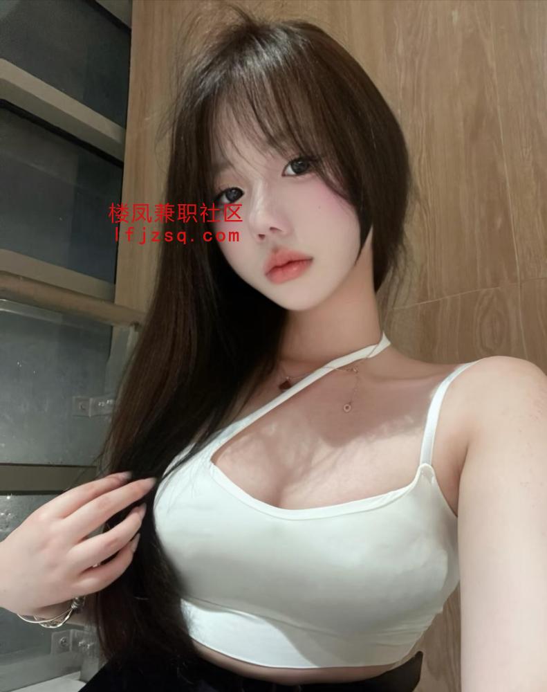 性感翘臀小骚货