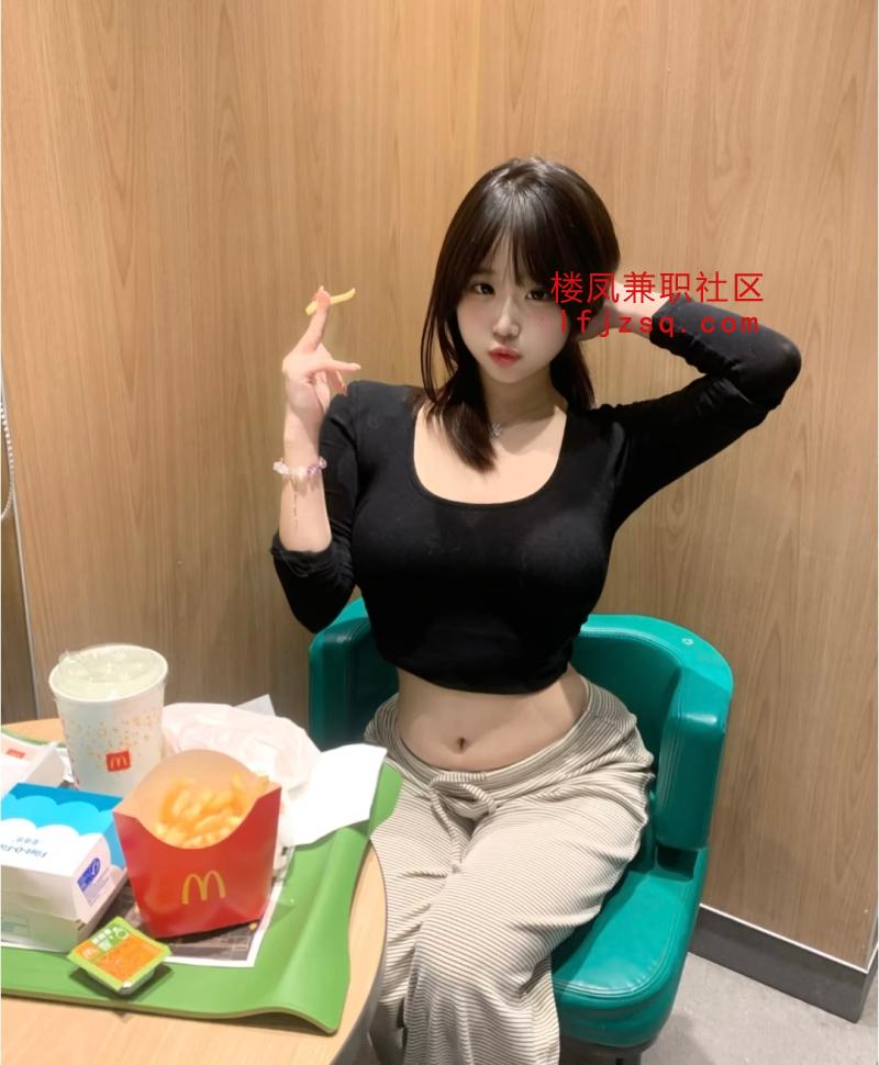 漂亮长腿胸挺温柔可爱的妹子，服务棒