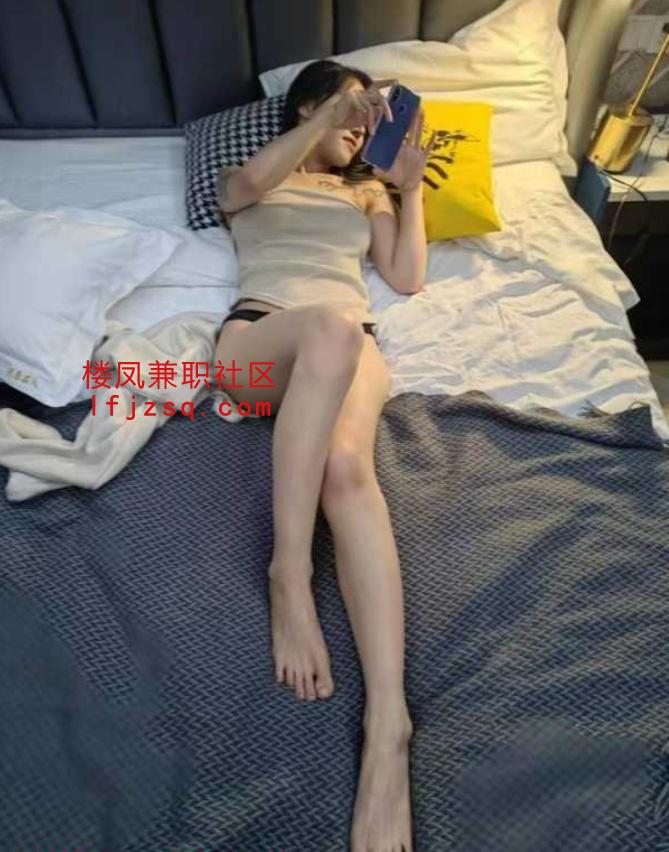 青岛极品高颜值多汁白虎性感小骚货