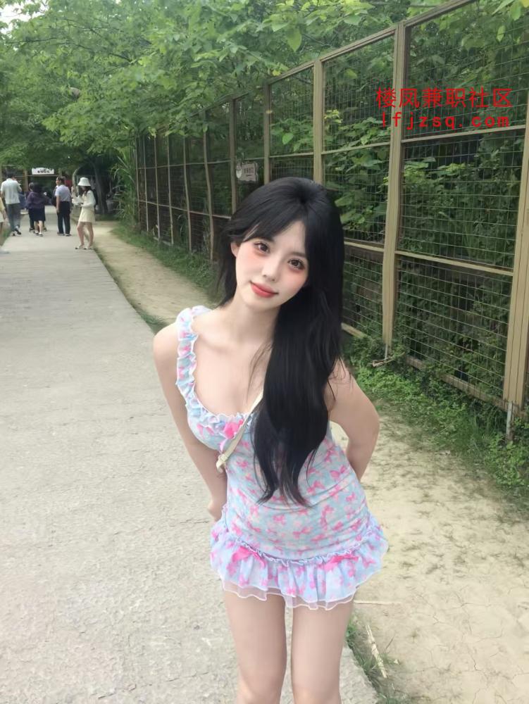 漫画身材小淑女反差感强烈