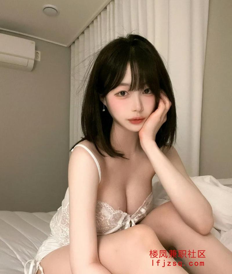 老师身材很棒胸很大后入又紧