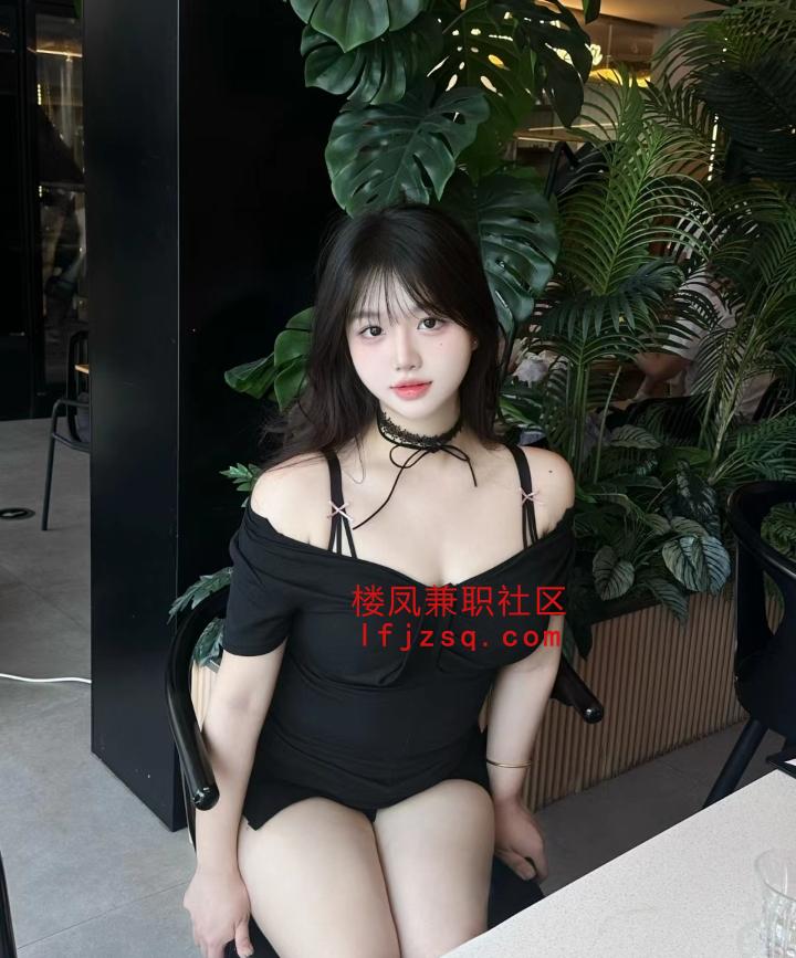 服务不错的丰满小姐姐，蜜桃小酥胸性感小妖精