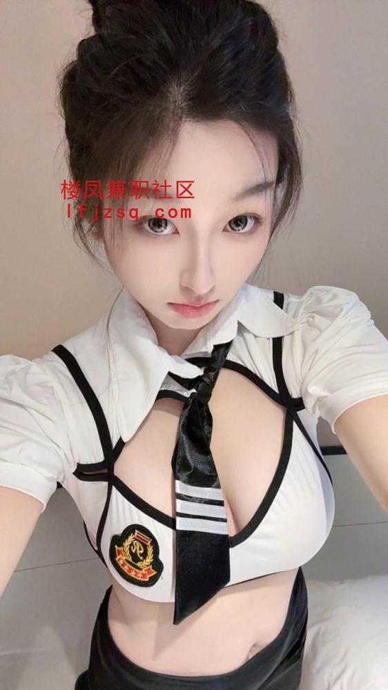 喜欢自慰的性瘾大骚母狗