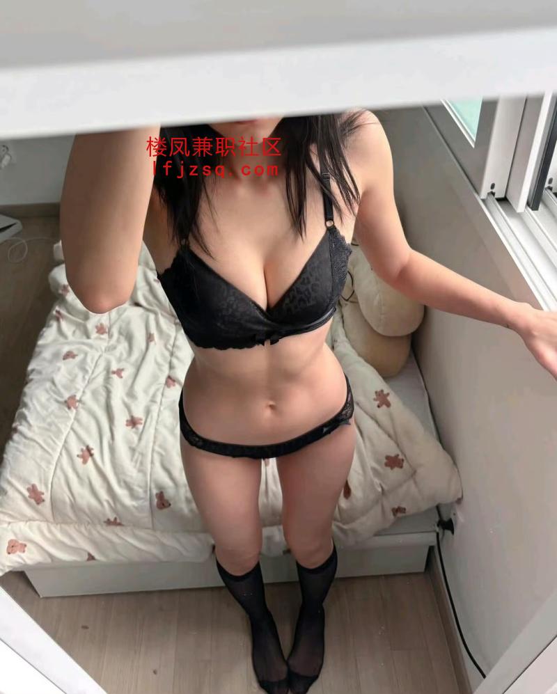小骚货兼职可颜射