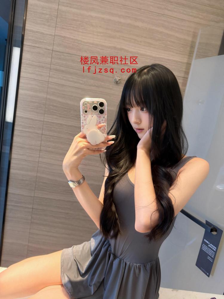 性感尤物莞式水磨逼会夹的老师