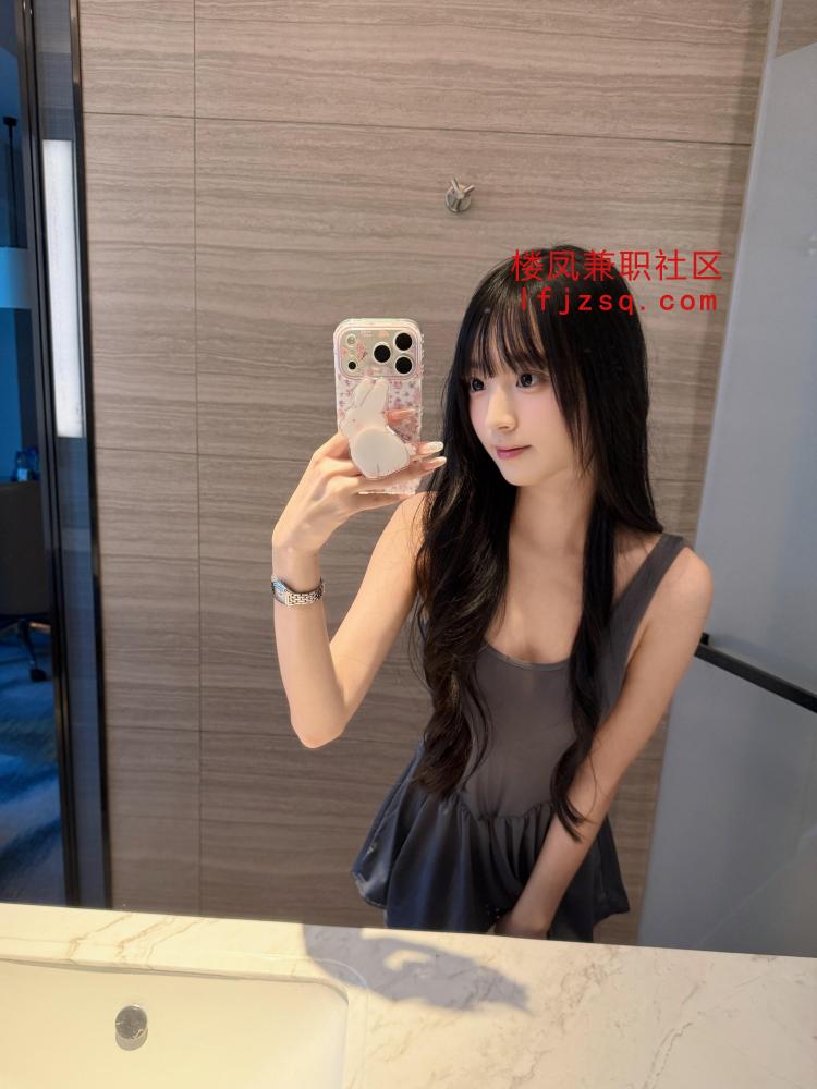 性感尤物莞式水磨逼会夹的老师