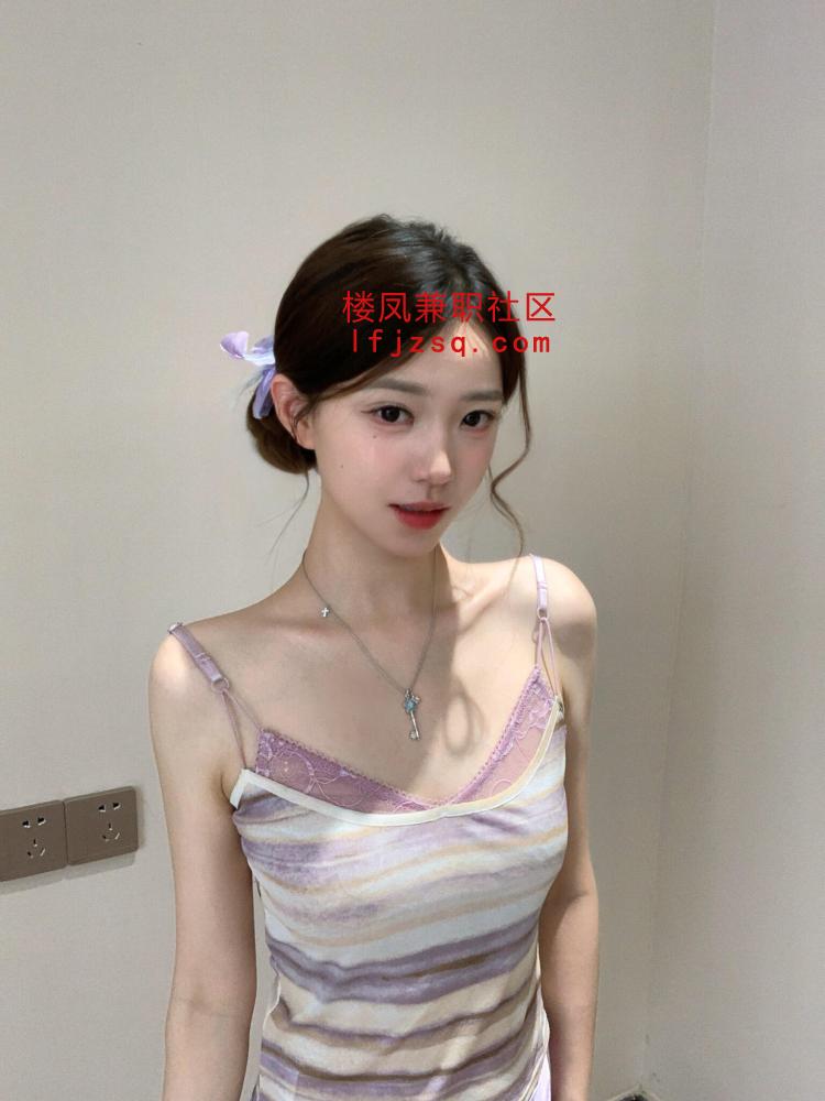 青涩害羞身子却浪被高速狠操浪叫呻吟