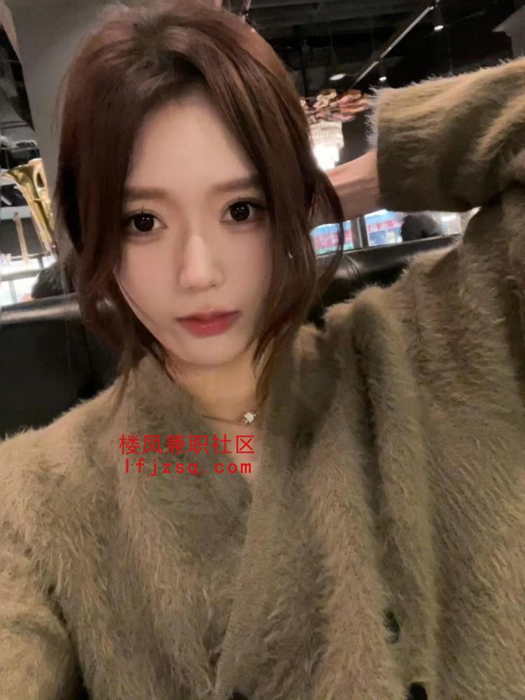 三亚气质御姐黑丝短裙