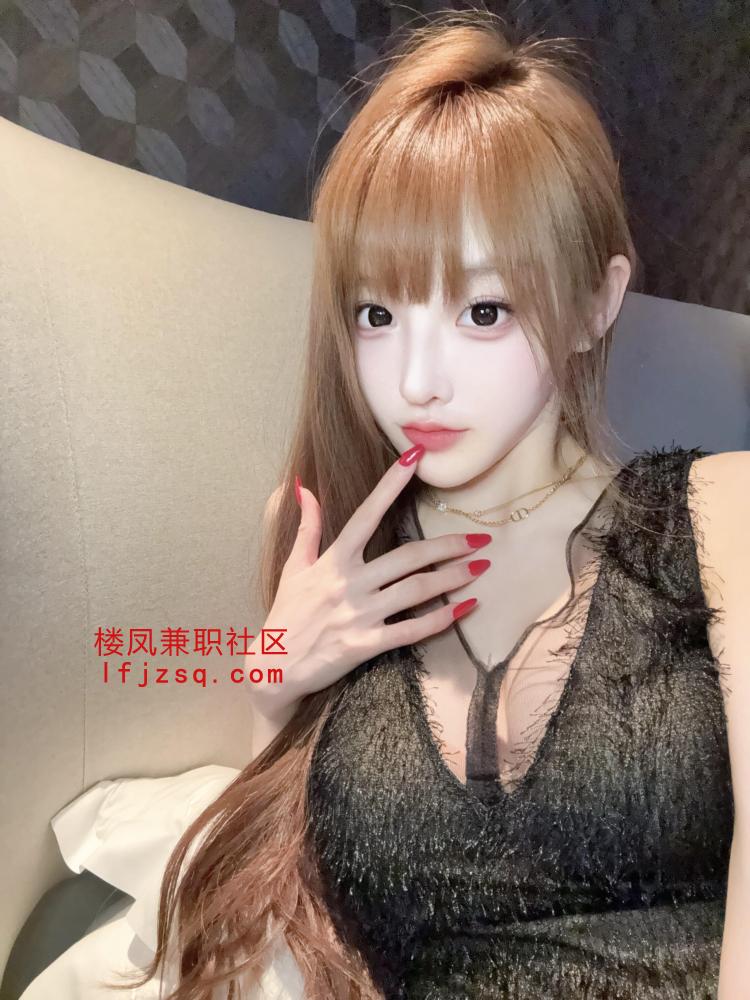 武侯巨乳骚货