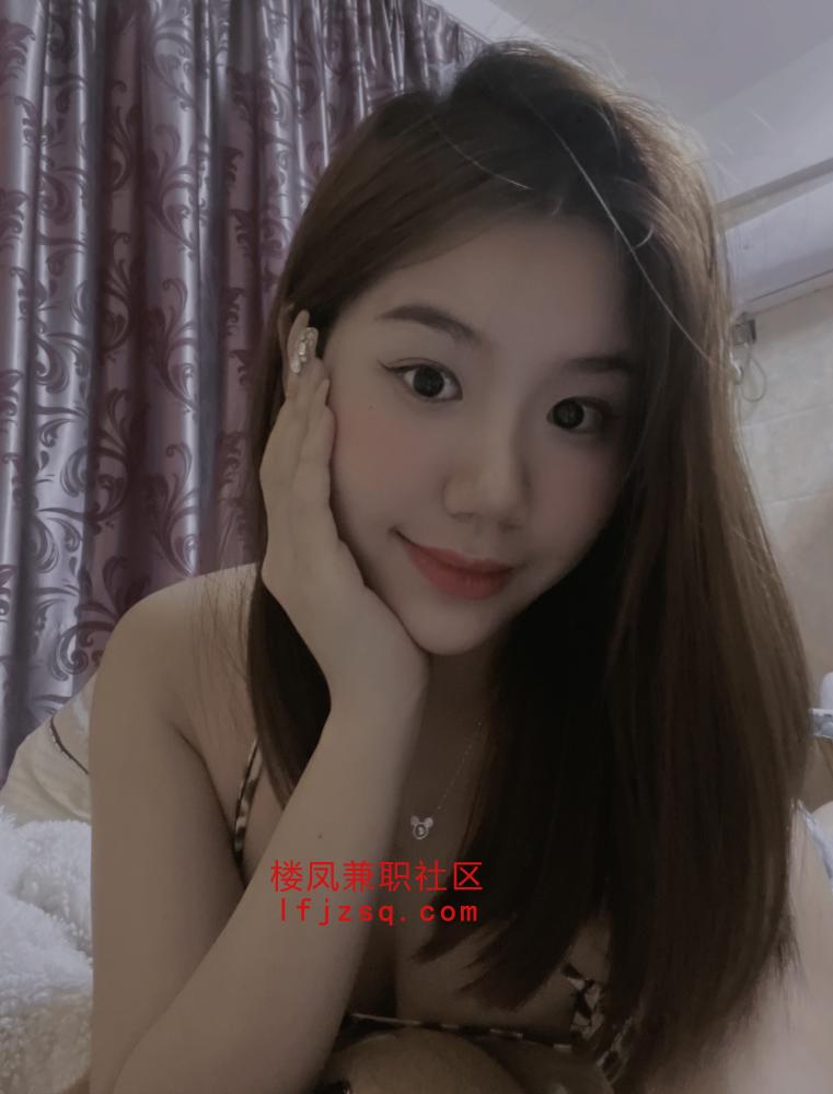 南开舌吻嫩妹