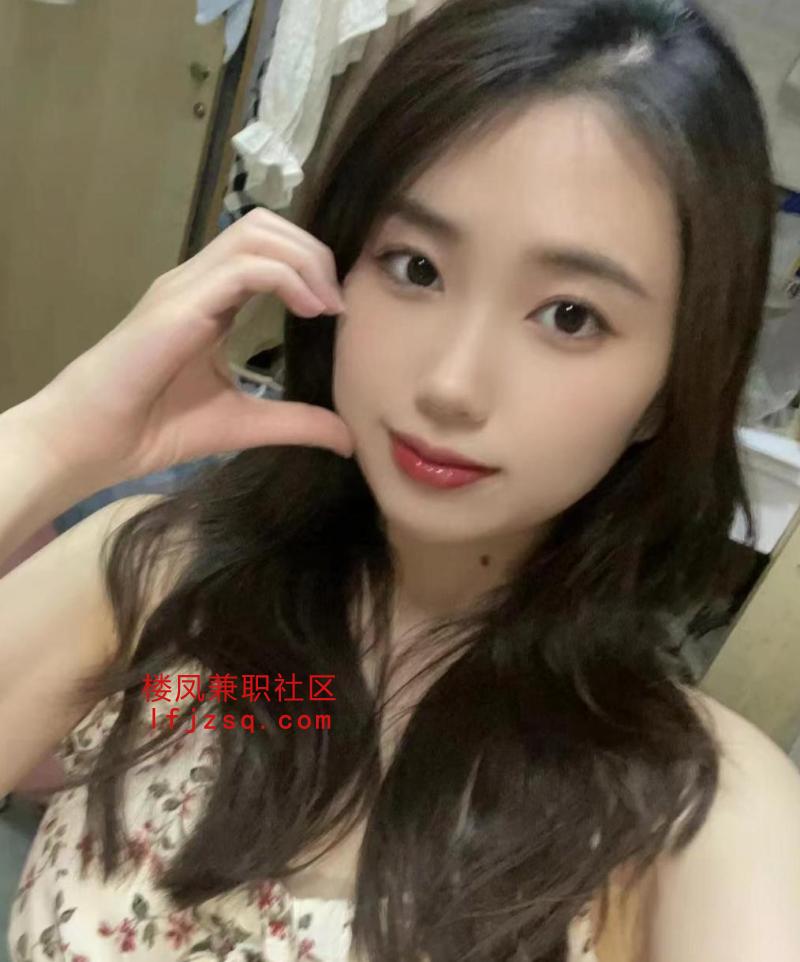 学姐粉逼可三通可外出