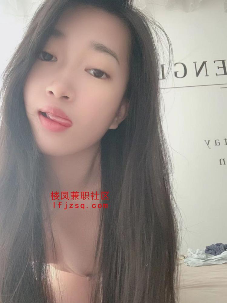 泸州清纯黑丝大波美女