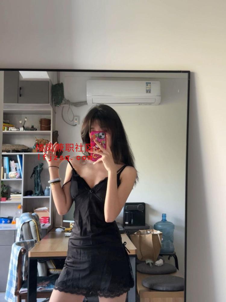 芜湖前凸后翘粉嫩多汁学妹上位高潮