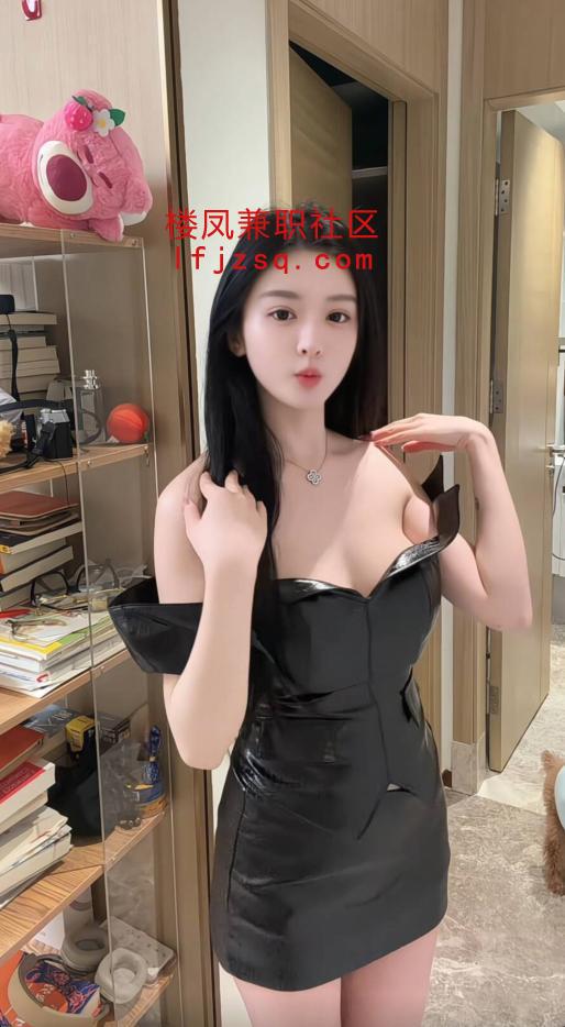 惠城可爱甜妹穿情趣上衣很欲