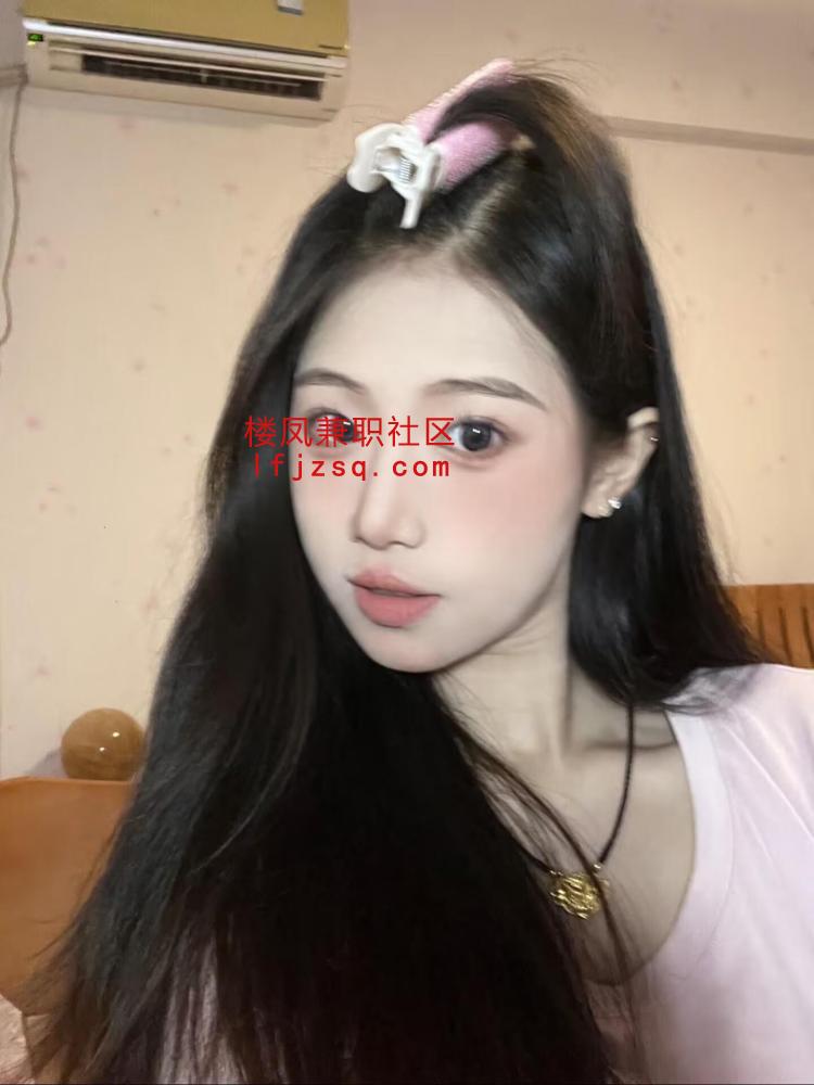 学生兼职嫩鲍多汁小甜妹