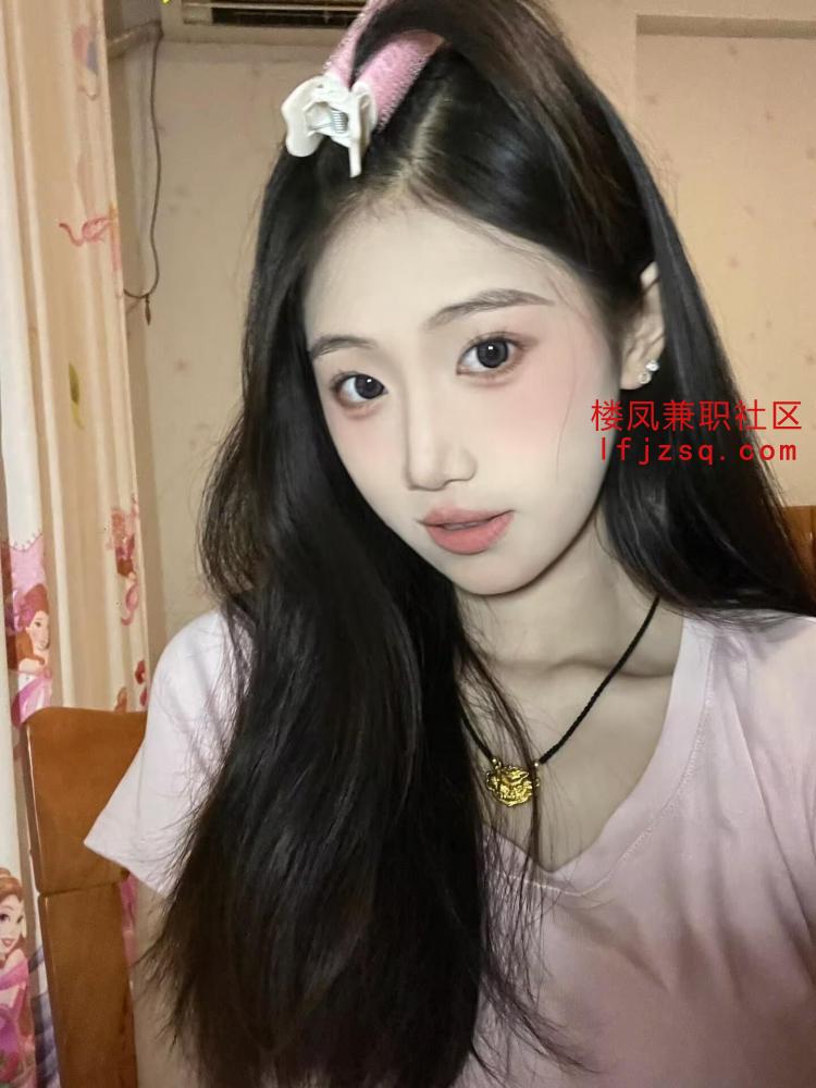 学生兼职嫩鲍多汁小甜妹