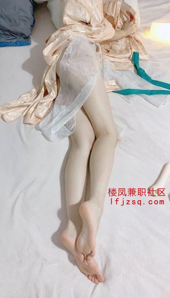 某师范毕业学妹骚气十足鲍鱼吸力会夹很舒服（有性道具可SM）