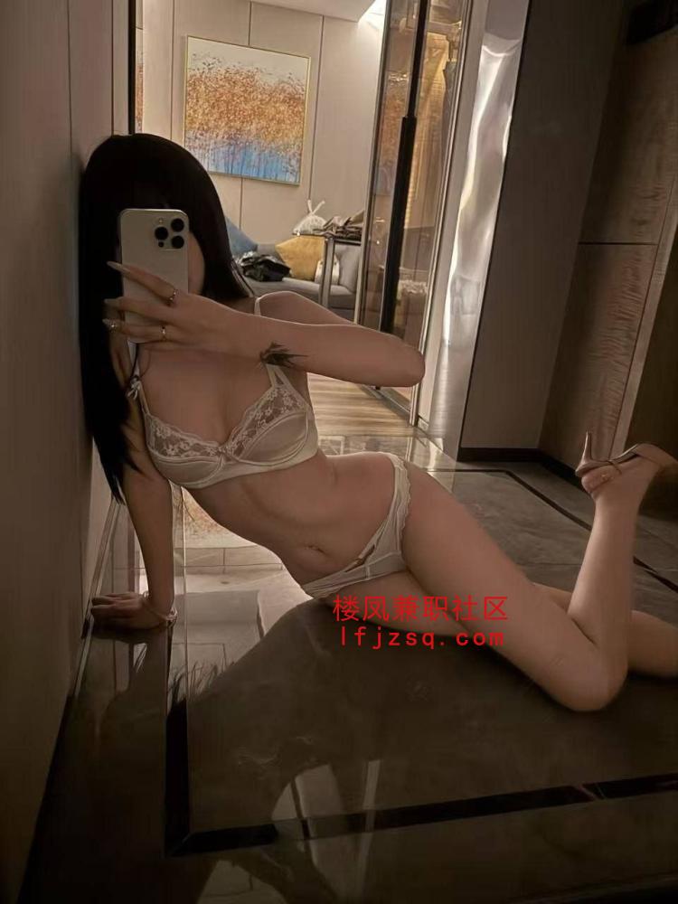 分享体验过刚出社会的嫩逼小鲍鱼学妹