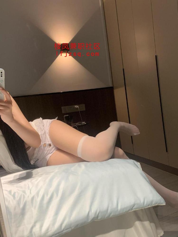高生妹小美女初做上门服务粉嫩水多可以内射