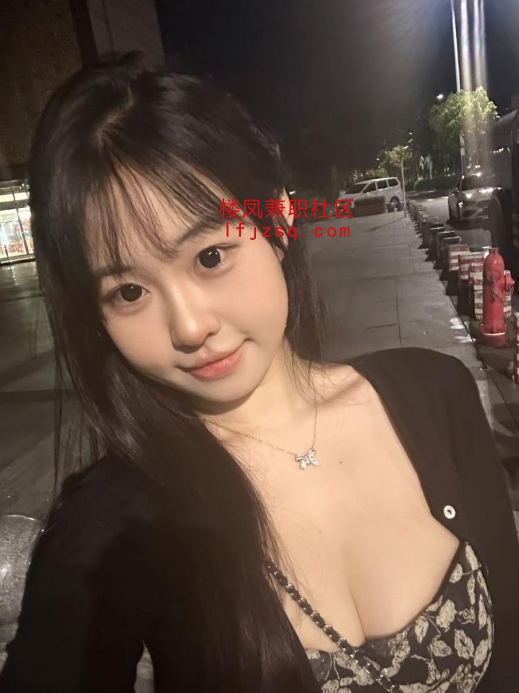 南宁反差少妇感鲍鱼逼粉嫩潮喷可深喉