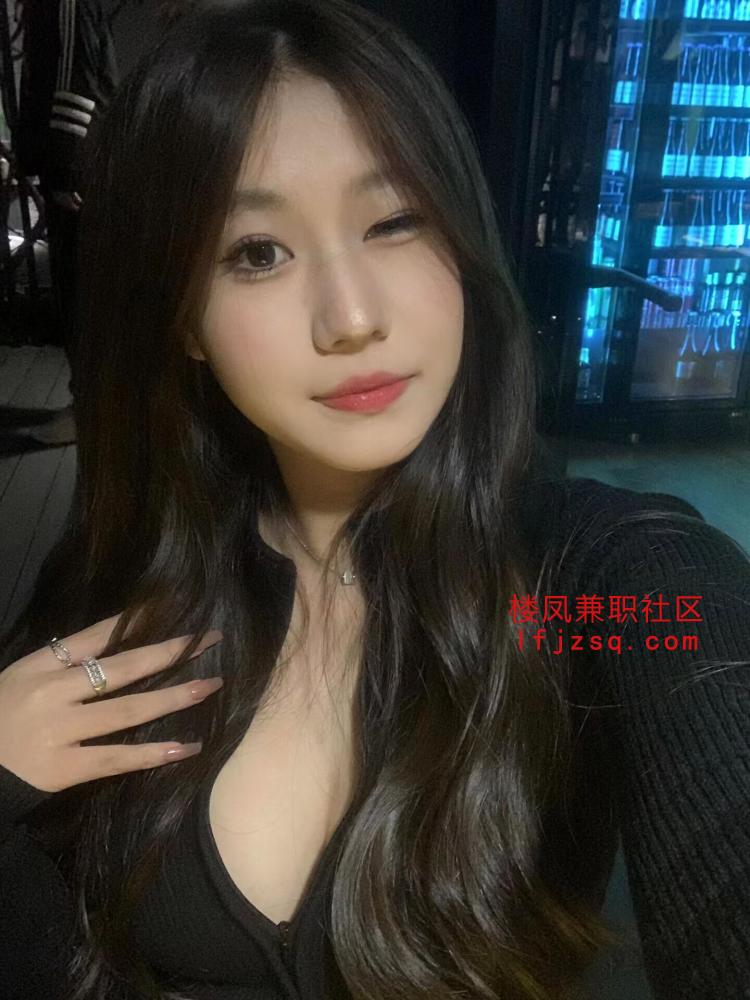 女大学生御姐身材逼紧多汁