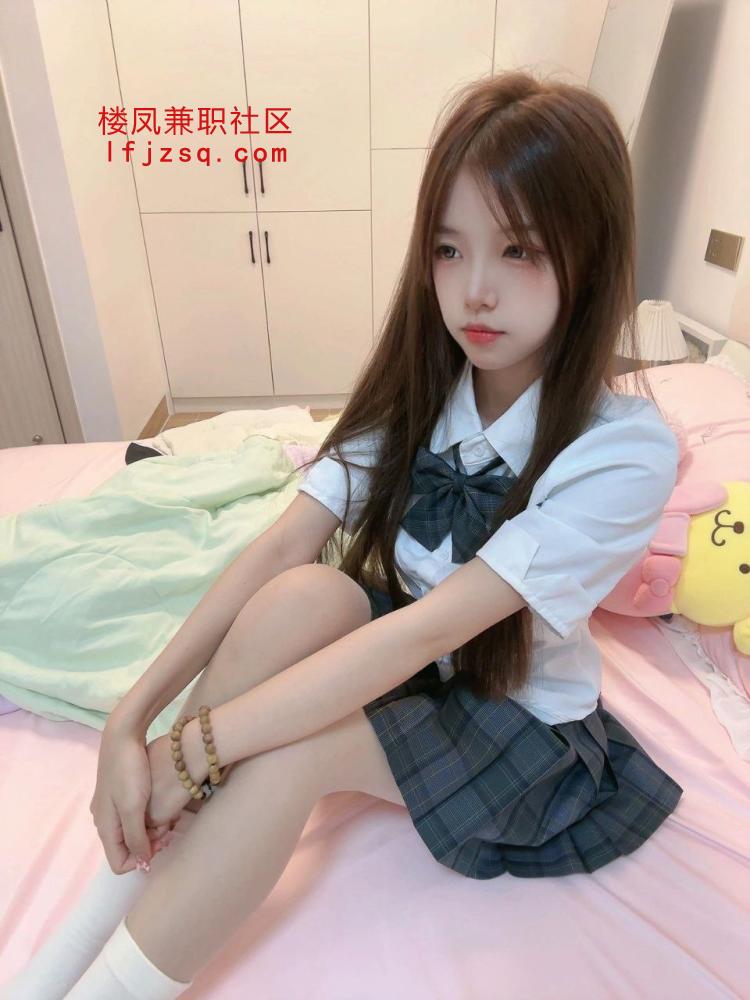 银川风骚美乳美女会喷水