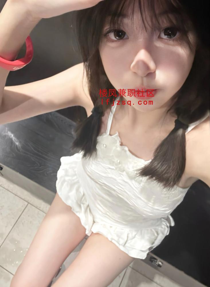 珠海性感小骚妹肤白酥胸