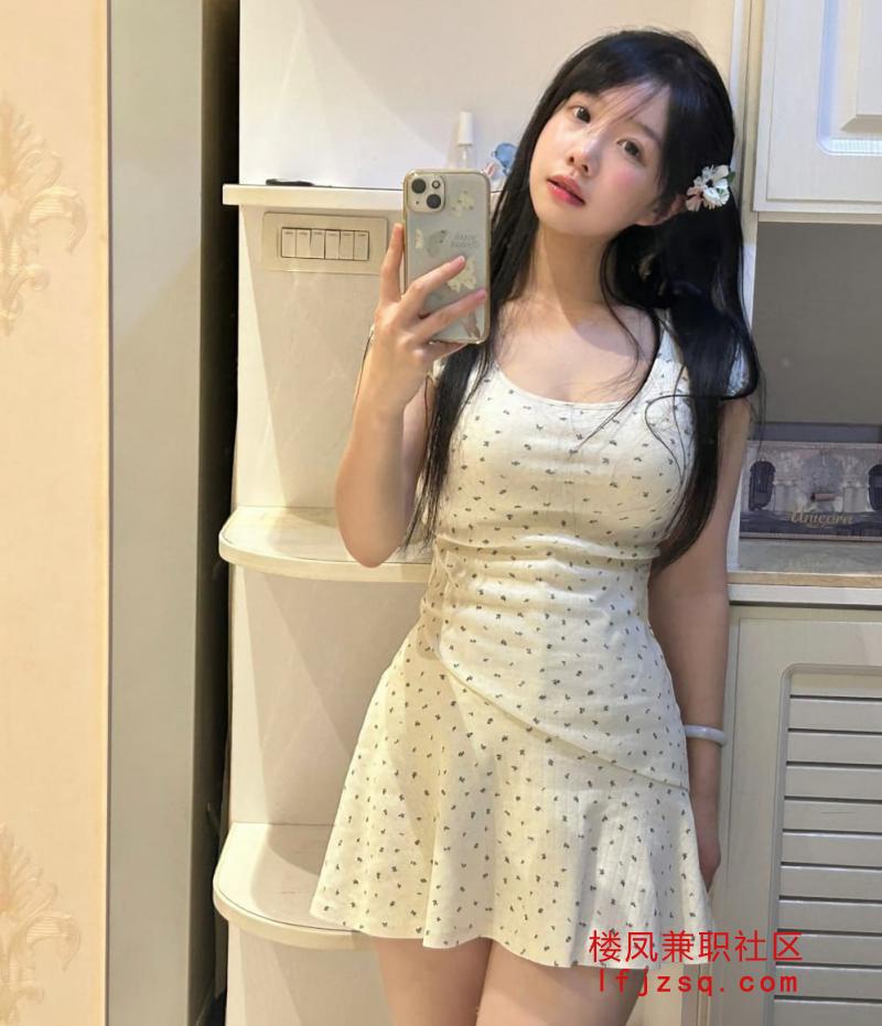 珠海性感小骚妹肤白酥胸